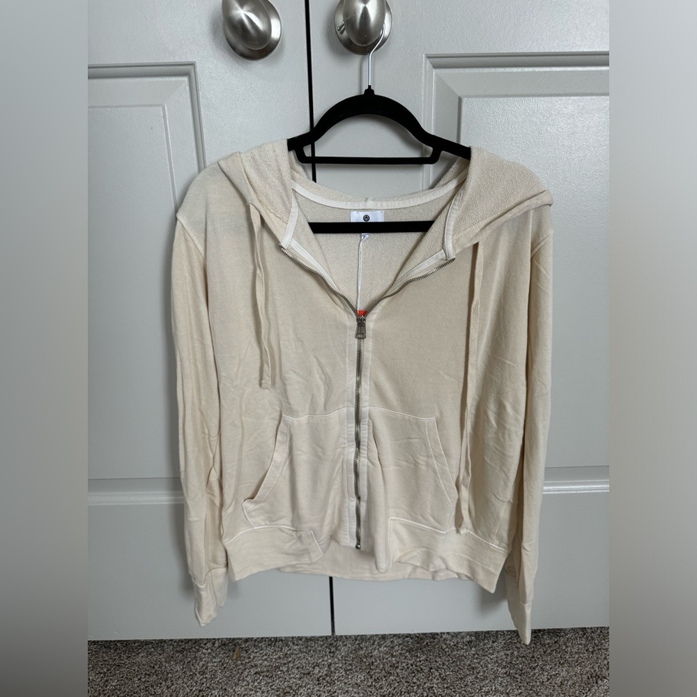 Sundry Size 1 Light Cream Zip-Up Sweater. ⚡️